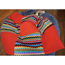 Load image into Gallery viewer, zigzag and red double thick fleece extra warm pet blankets and throws
