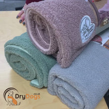 Load and play video in Gallery viewer, Teddy Bear Sherpa Blanket (150x100cm)
